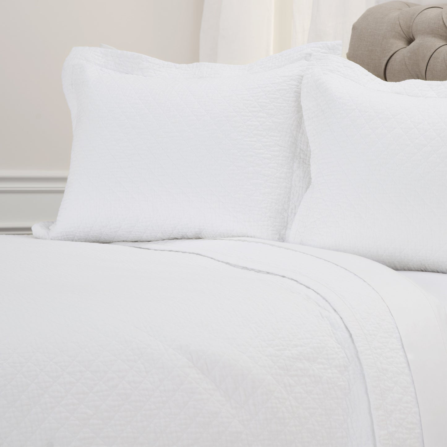 White Queen 100% Cotton 300 Thread Count Machine Washable Down Alternative Comforter