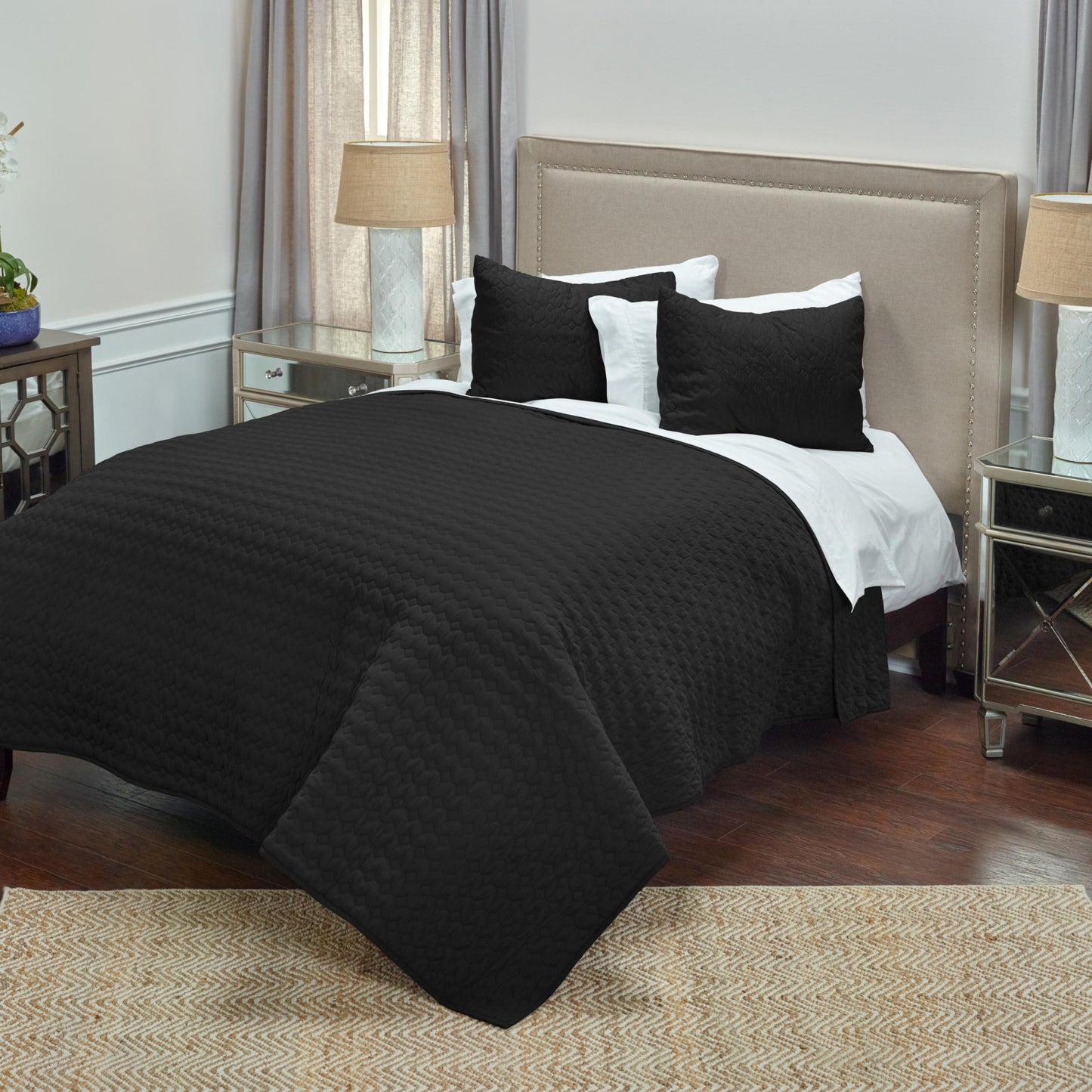 Black Queen 100% Cotton 300 Thread Count Machine Washable Down Alternative Comforter